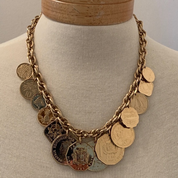 Jewelry - Gold tone metal coin necklace